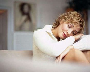 睡(shuì)好3種美(měi)容覺 比同齡人(rén)年輕