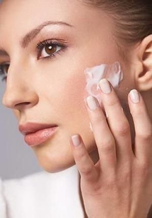 什(shén)麽樣的(de)肌膚易長成人(rén)痘?