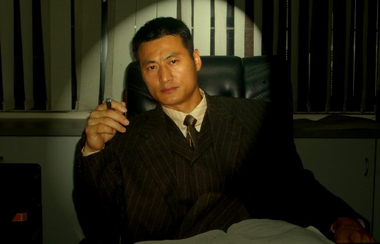 電視劇《罪域》熱(rè)派中硬漢範雨林珠海(hǎi)“吸毒”